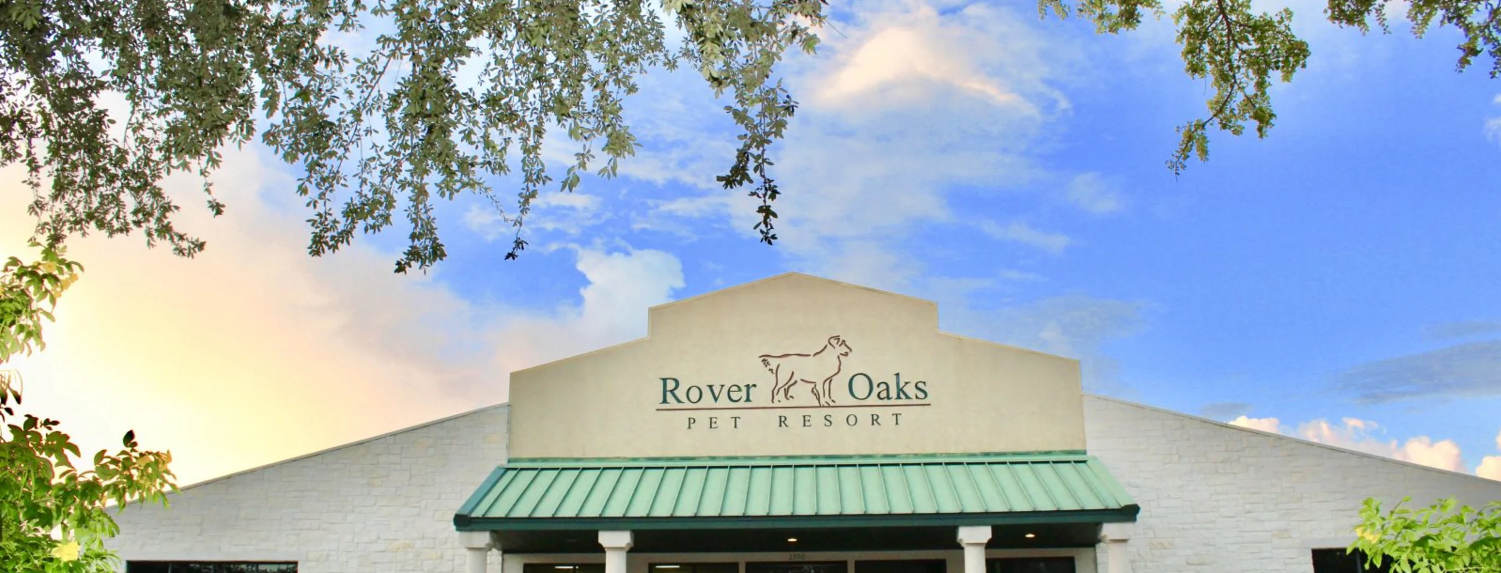 Exterior of Rover Oaks Pet Resort in Houston